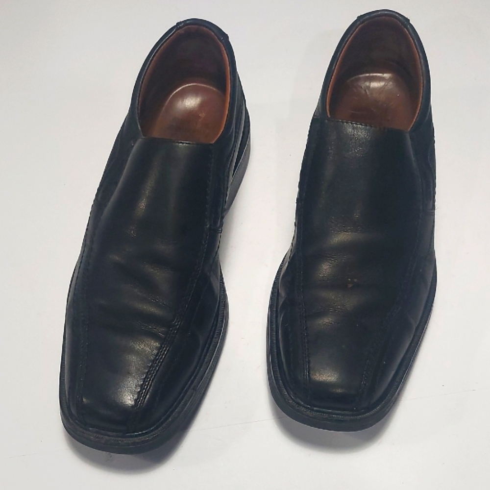 Johnston & Murphy Black Leather Loafers Sleek Slip-Ons